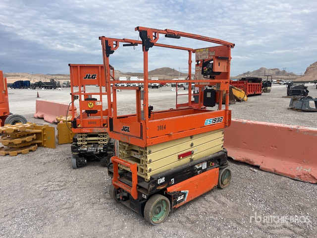 2021 JLG ES1932 Electric Scissor Lift