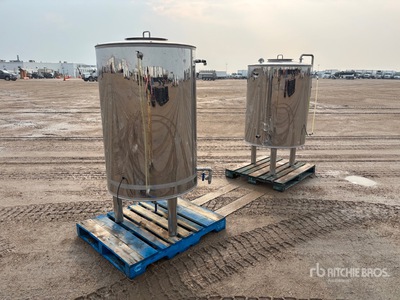 Quantity of (2) 500 L Stainless Steel Hot Tanque de agua