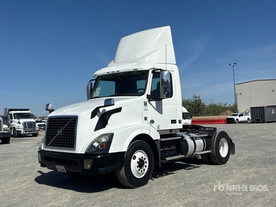 2015 Volvo VNL300 4x2 S/A Day Cab Truck Tractor
