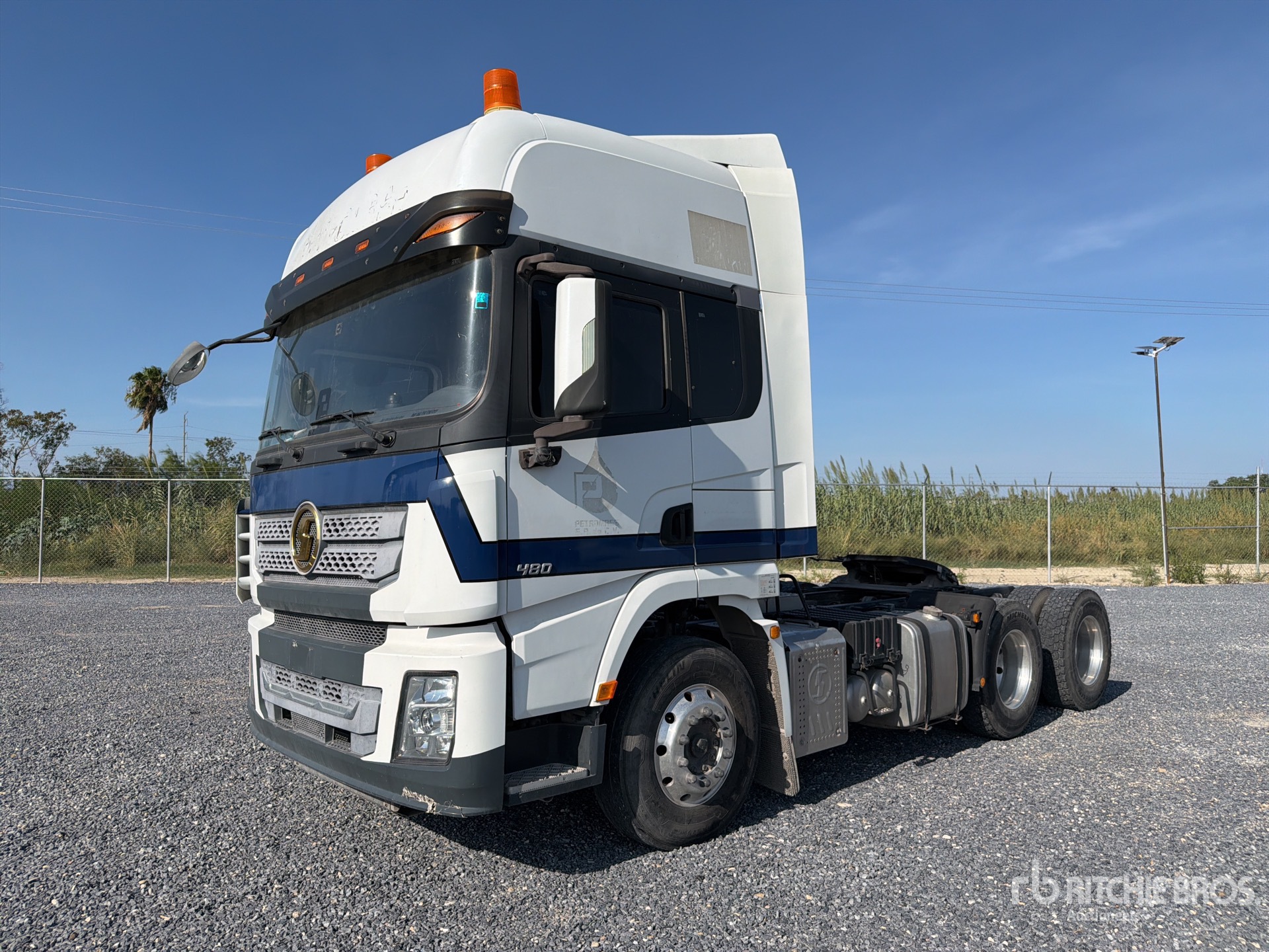 2023 Shacman X3000 6x4 Tractocamion con Dormitorio / T/A Cabover w/ Sleeper
