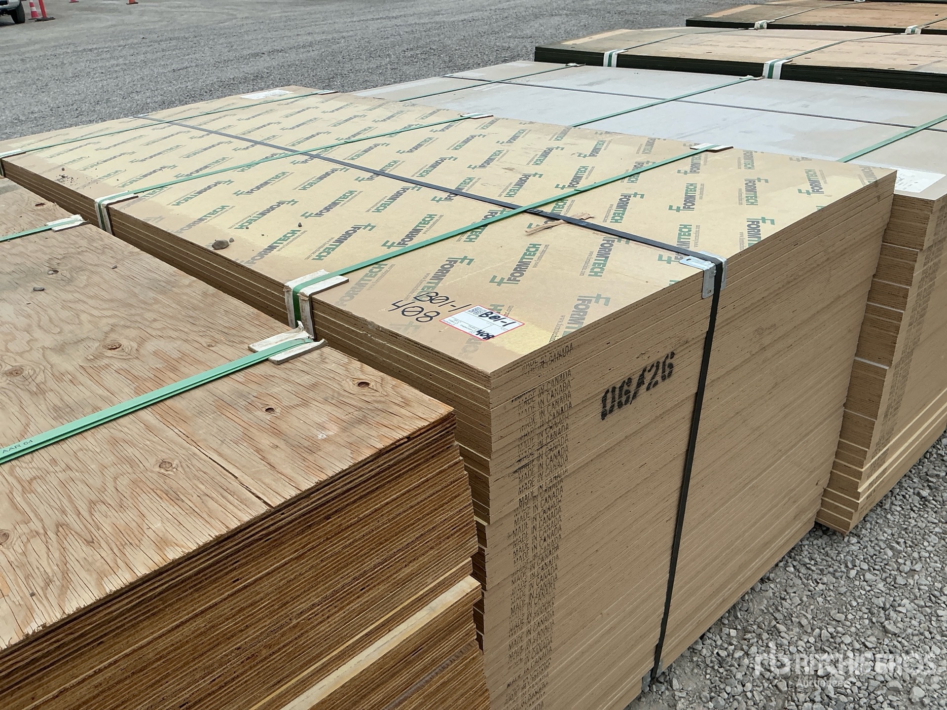 Quantity of (69) 1/2" 4x7'11 ¼" HDO G2S With Smooth Overlay 2 Sides Douglas Fir 5 Ply No Stamp Formply Plywood (Unused)