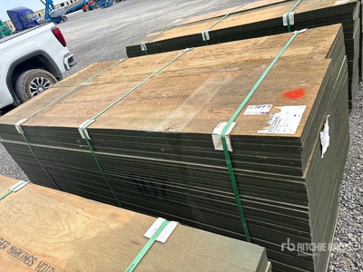 Quantity of (100) 3/4 in 2x8 MDO G1S With Smooth Overlay 1 Side Douglas Fir 7 Ply No Stamp Formply فنير (Unused)