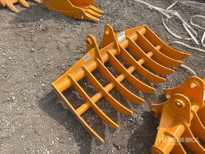 2026 GIYI 44 in Excavator Rake - Fits Cat 305 (Unused)