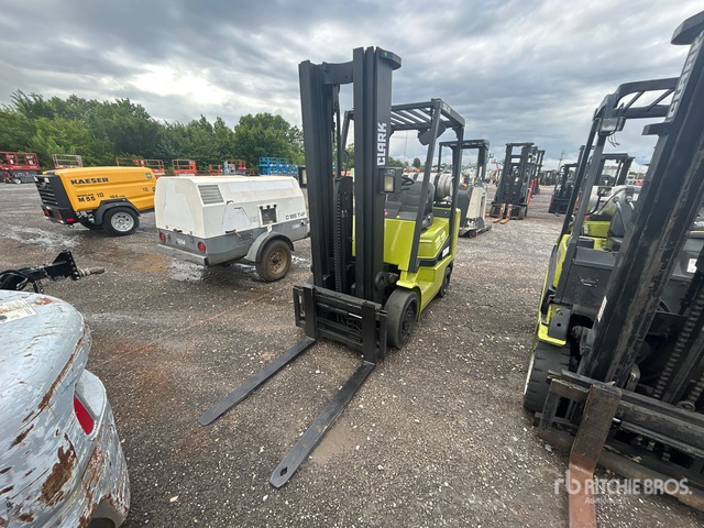 Clark CGC25 4425 lb Cushion Tire Forklift