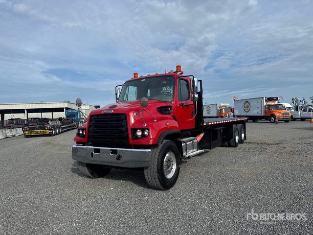 2015 Freightliner 114SD 6x4 Flatbed Truck