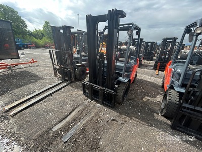 2012 Toyota 8FGCU25 4500 lb Pneumatic Tire Forklift