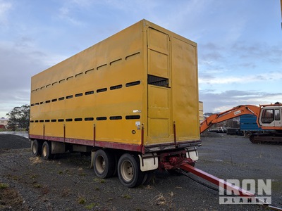 2002 Trailer E&H Quad/A Drawbar Remorque pour bétail