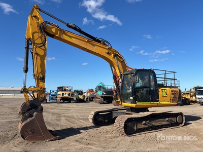 JCB JS220 LC 油圧ショベル