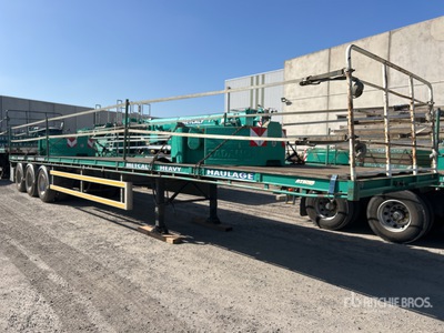 2011 Barker 13.7 m Tri/A Flatbed Trailer