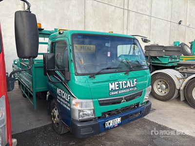 2023 Mitsubishi Fuso Canter 4x2 Flatbed Truck