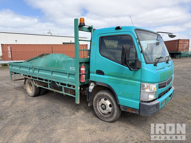 2019 Mitsubishi Fuso Canter 7/800 4x2 Flatbed Truck