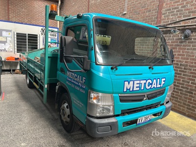 2019 Mitsubishi Fuso Canter 7/800 4x2 平台トラック