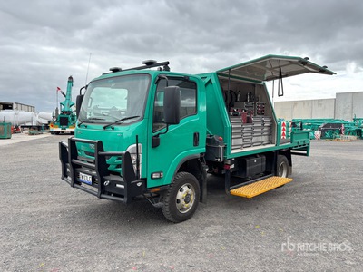 2023 Isuzu NPS75 4x4 Servicewagen