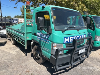 2016 Mitsubishi Canter 7/800 4x2 平台トラック
