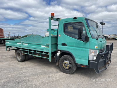 2016 Mitsubishi Canter 7/800 4x2 Flatbed Truck
