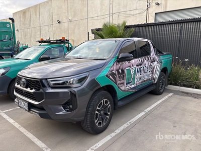 2023 Toyota HiLux SR5 4x4 Dual Cab Pickup