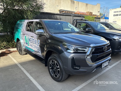 2022 Toyota HiLux SR5 4x4 Dual Cab Pickup
