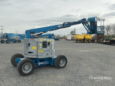 2014 Genie Z34/22 4WD Diesel Articulating Boom Lift