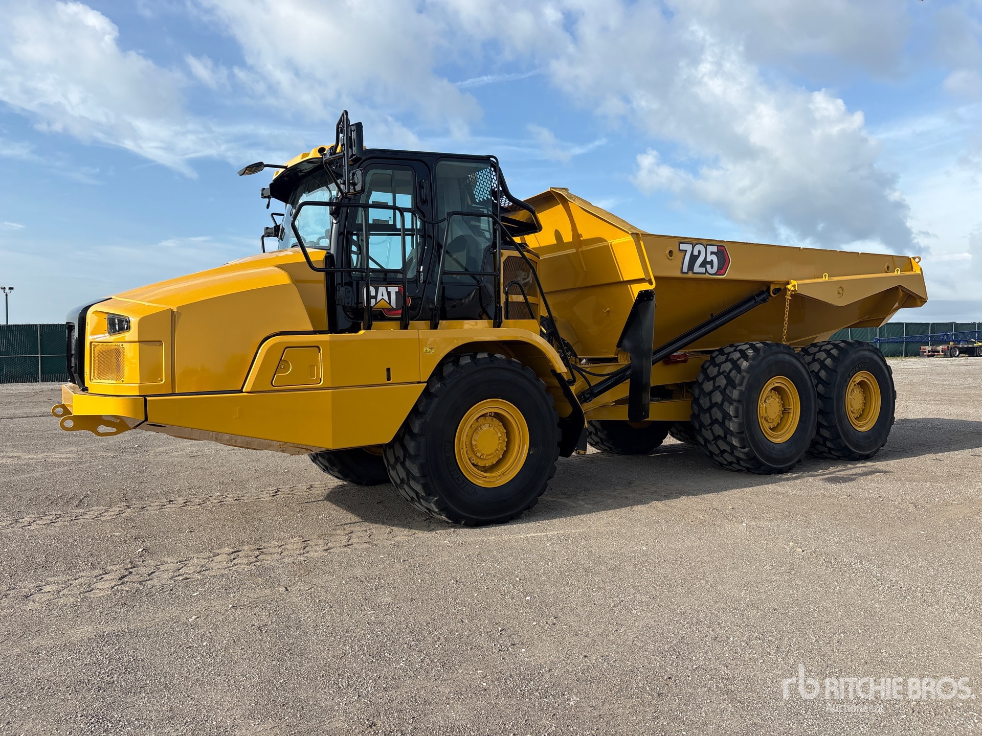 2022 Cat 725 Articulated Dump Truck