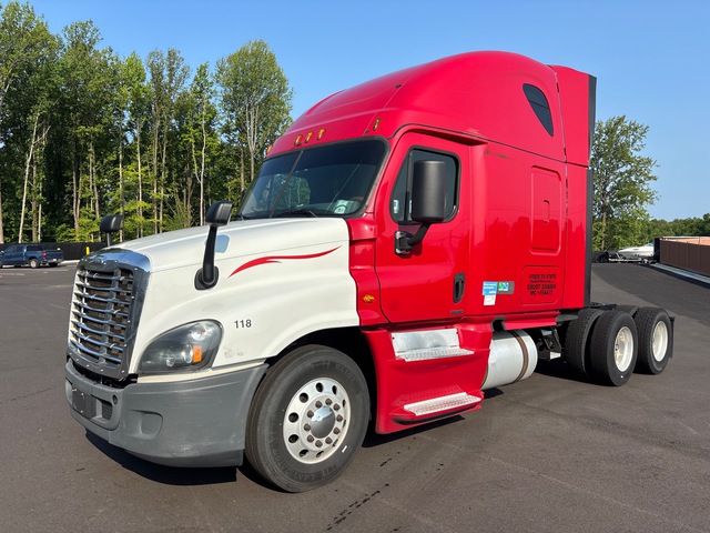 2017 Freightliner Cascadia 125 6x4 T/A Sleeper Truck Tractor