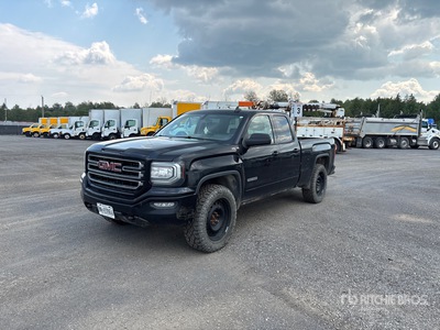 2018 GMC Sierra 1500 4x4 Extended Cab Pickup