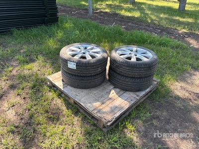 Quantity of (4) 195/50R16 Reifen - Fits Hyundai Car