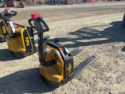 Big Joe D40 4000 lb Electric Transpallet