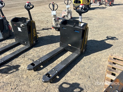 2021 Yale MPB045VGN24T2646 4510 lb Electric Gato de bandeja