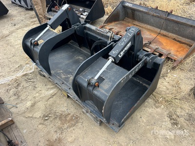 Manitou 502463 72 in General Purpose Skid Steer Grapple Bucket
