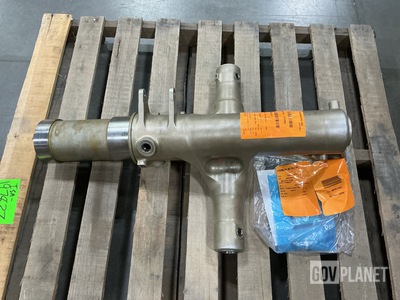 Boeing 901-036-820-101 Shock Strut Cylinder