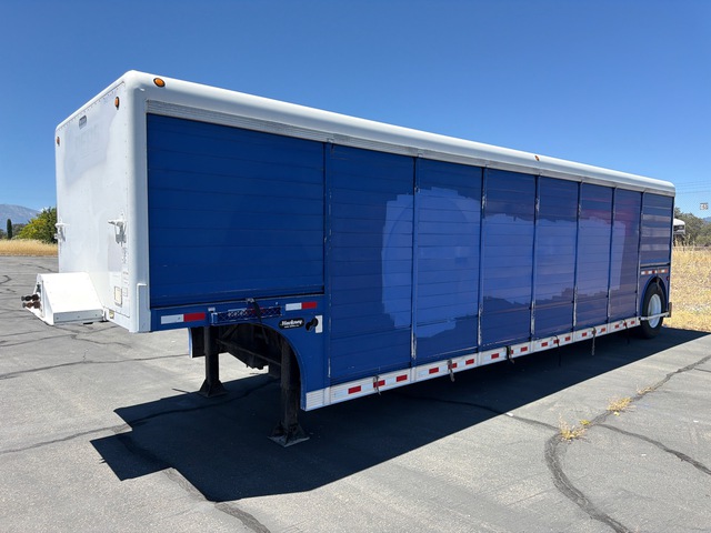 1993 Hackney 16 Bay S/A Beverage Trailer