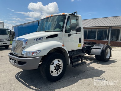2008 International 4300 4x2 Day Cab Truck Tractor