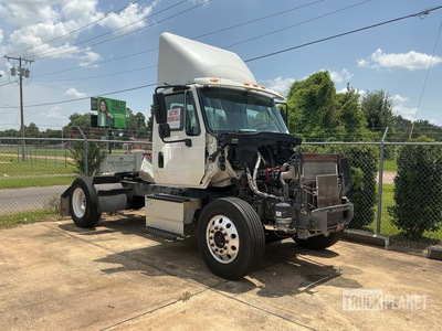 2015 International 4300 4x2 S/A Day Cab Truck Tractor