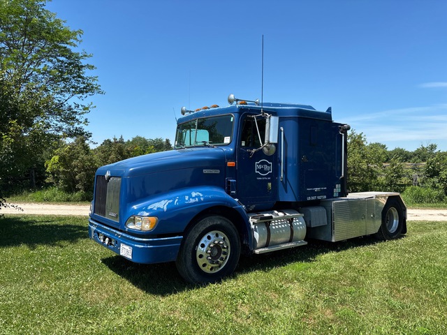 1999 International 9200 Versatile Hauler Truck 1999 International 9200 Versatile Hauler Truck