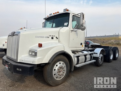2007 Western Star 4900 SA 8x4 Tri/A Day Cab Truck Tractor