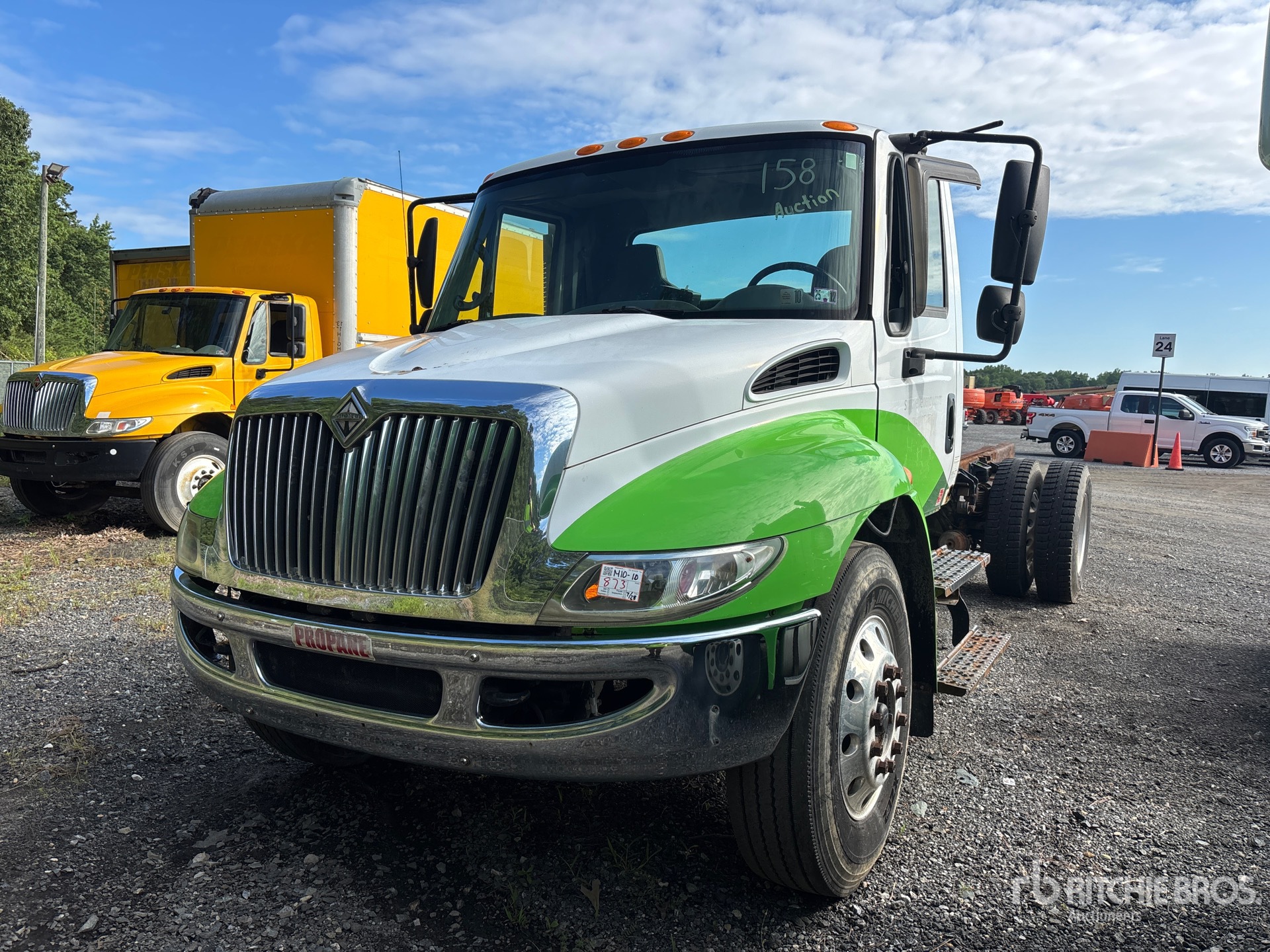 2006 International 4300 4x2 Cab and Chassis