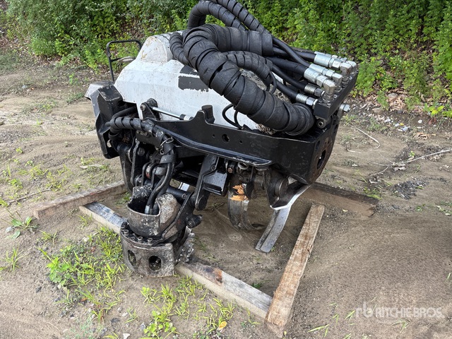 2023 AFM 45 Harvesting Header Adapter