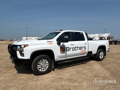 2023 Chevrolet Silverado 3500HD LT 4x4 Crew Cab Pickup