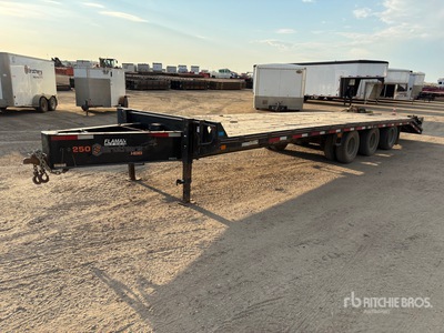2019 Roadclipper 30 ft Tri/A Plant Trailer