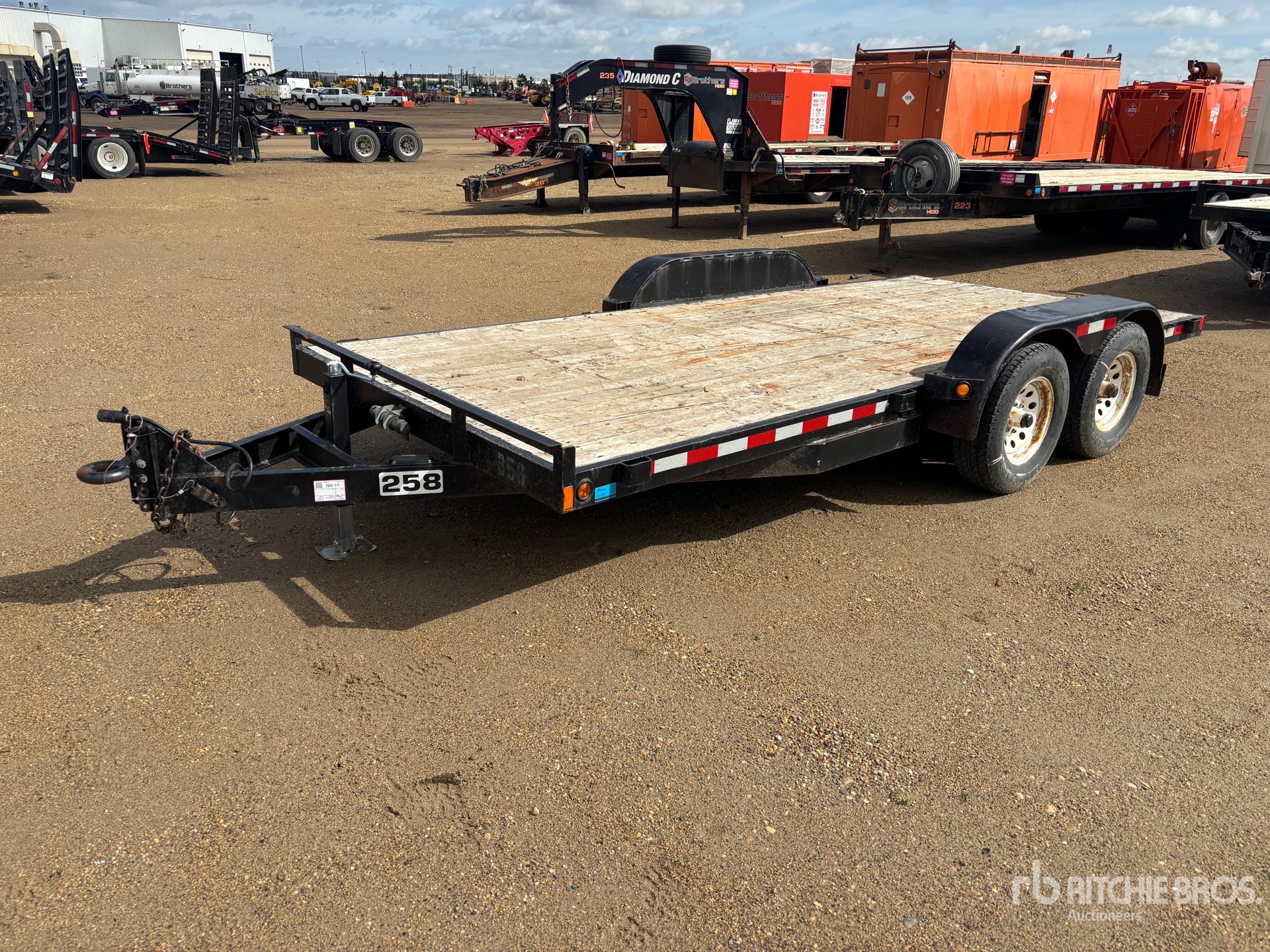 2007 Rainbow 16 ft T/A Flatbed Trailer