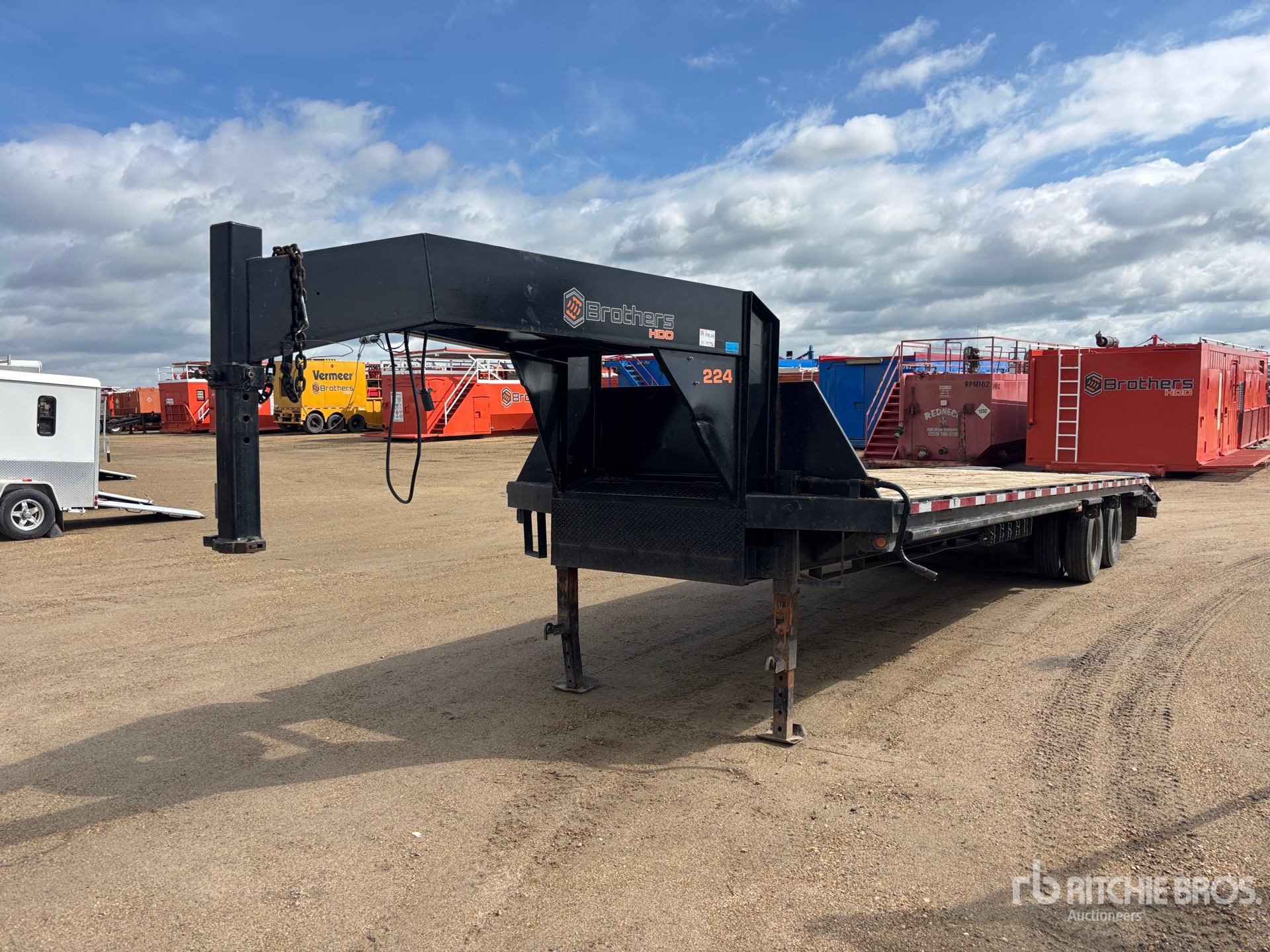 2001 Roughneck 30 ft T/A Gooseneck Equipment Trailer