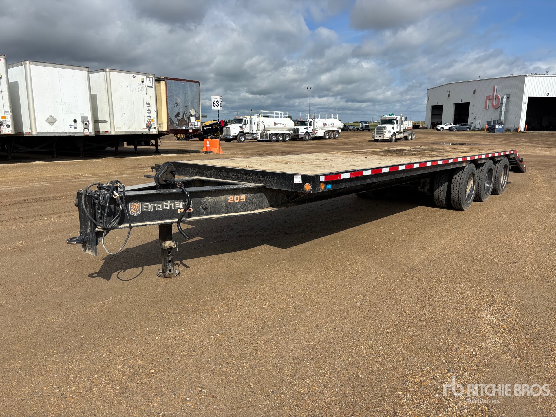 2014 Trailtech 33 ft Tri/A Equipment Trailer