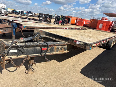 2014 Trailtech 28 Ft Tri/A Equipment Trailer