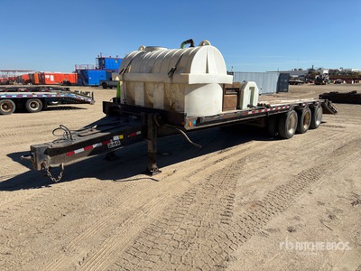 2012 Wrem 32 ft Tri/A Apparatuur aanhangwagen