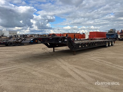 2006 Edmonton Trailer 50 ft Tri/A مقطورة بعنق قابل للطي