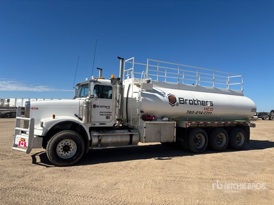 2006 Freightliner FLD120 8x6 Camion cisterna de agua