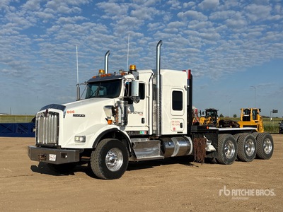2014 Kenworth T800 8x6 Tri/A Sleeper Truck Tractor