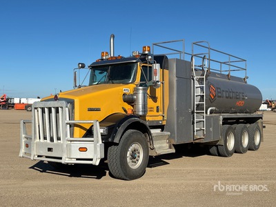 2013 Kenworth T800 17575 L 8x6 Camion cisterna de agua