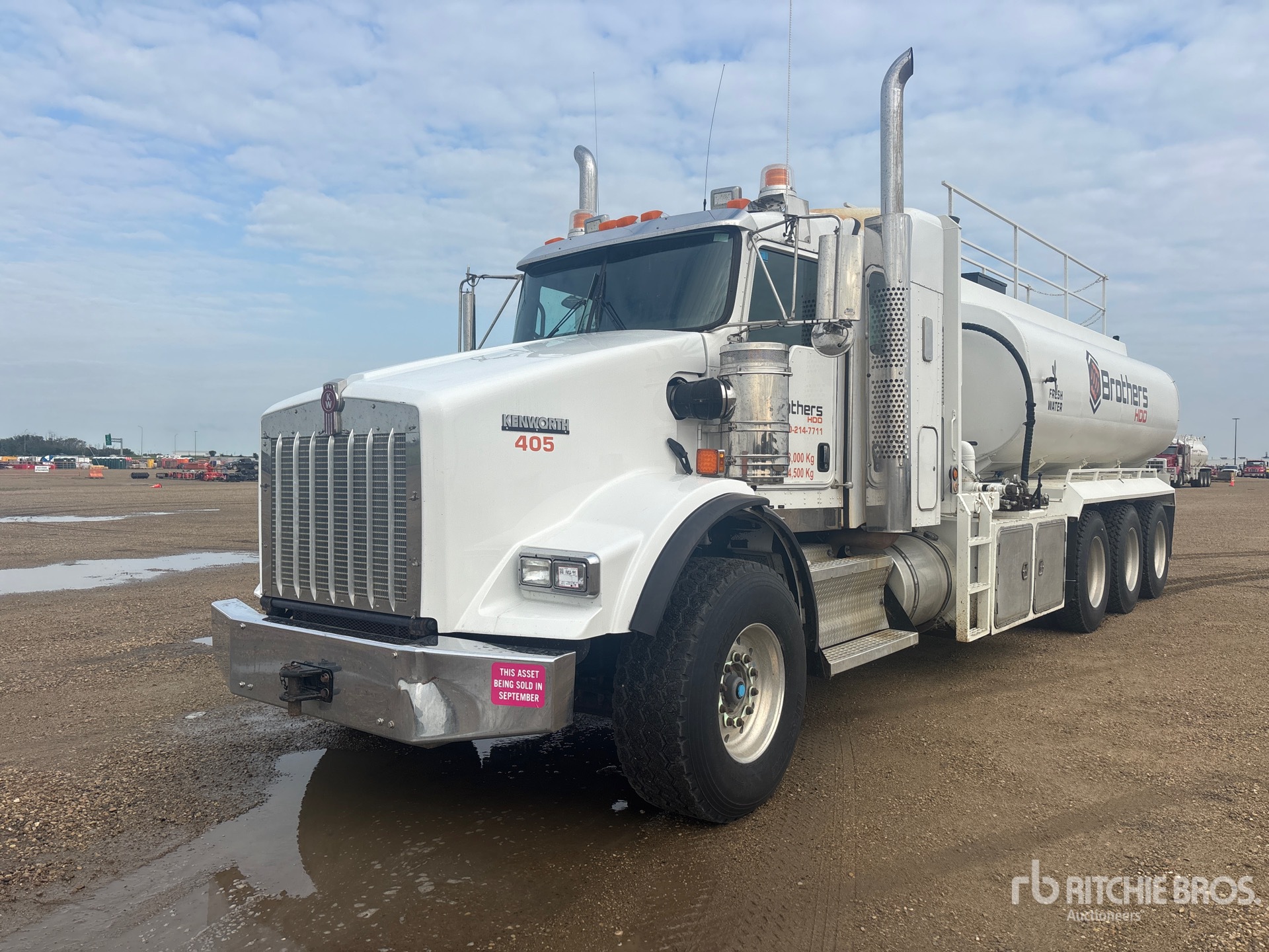 2013 Kenworth T800 8x6 Sleeper Water Truck