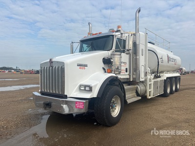 2013 Kenworth T800 8x6 Sleeper Water Truck